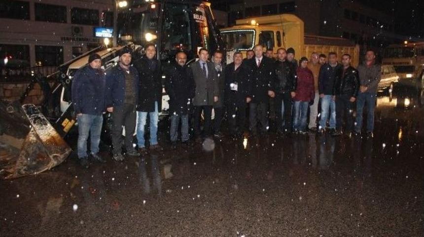 Belediye Karla M&uuml;cadele Ekipleri Teyakkuzda