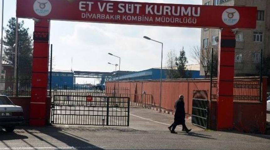 Diyarbakır&rsquo;da Et Ve S&uuml;t Kurumuna Havai Fişekli Saldırı