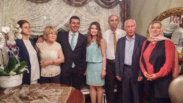 D&uuml;ğ&uuml;n Hazırlığındaki Gen&ccedil;ten Geriye Nişan Fotoğrafları Kaldı 1
