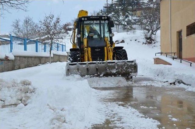 Bozüyük’te Okullar Pazartesi Gününe Hazır