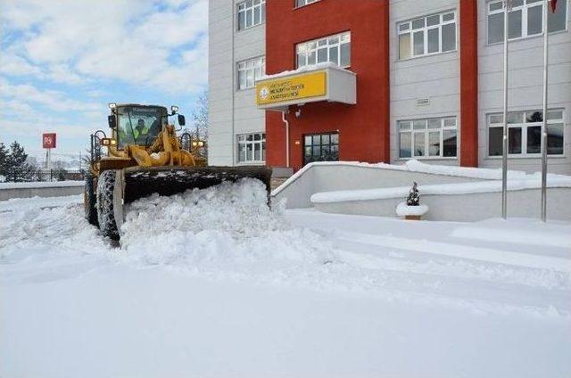 Bozüyük’te Okullar Pazartesi Gününe Hazır