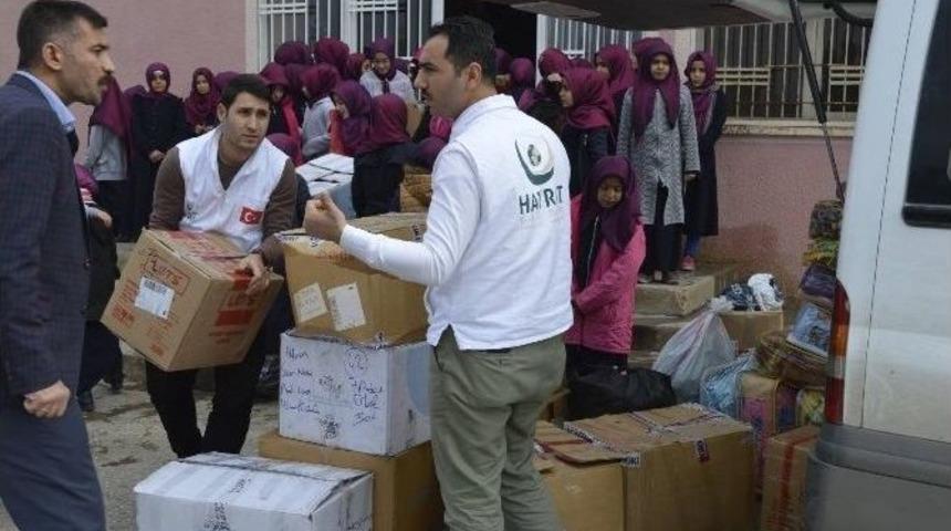 Hilvanlı &Ouml;ğrenciler Halep İ&ccedil;in Yardım Topladı