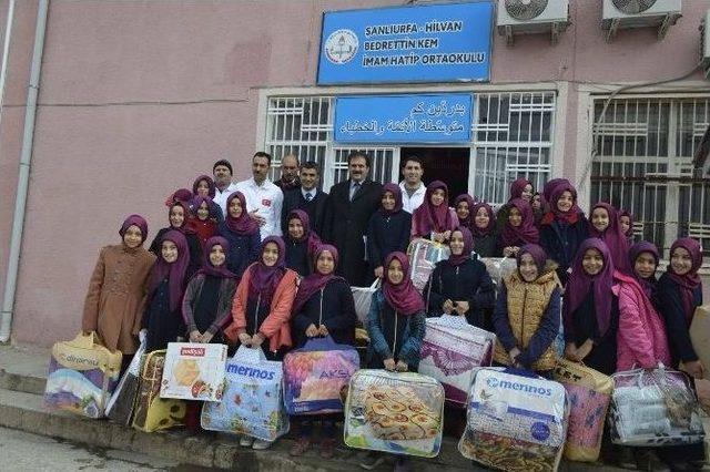 Hilvanlı Öğrenciler Halep İçin Yardım Topladı