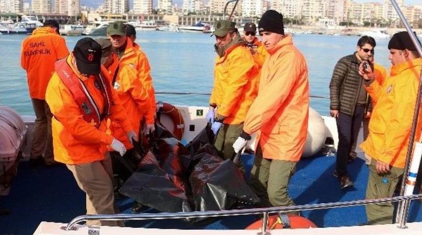 Denize D&uuml;şerek Kaybolan Gencin Cesedi Bulundu