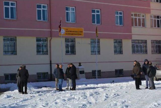 Öğrenci Pansiyonunda Asansöre Sıkışarak Öldü