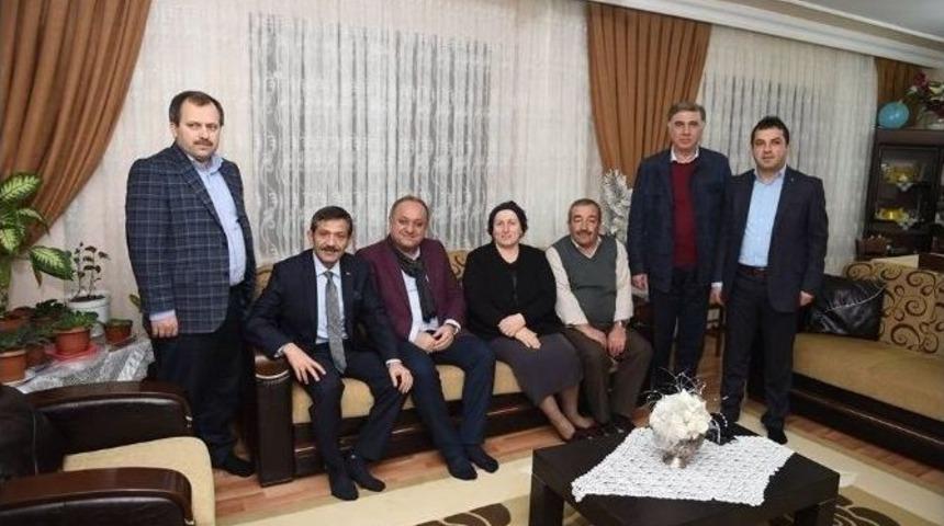 Vali Yıldırım Ve Başkan Babaş, Şehit Ailelerini Ziyaret Etti