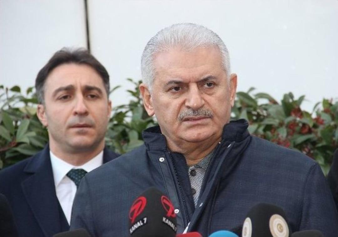 Başbakan Yıldırım: "noel Baba Kılığının Aslı Astarı Yok"