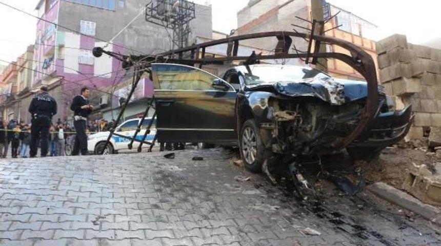 Otomobilin &Ccedil;aptığı &Ccedil;ocuk &Ouml;ld&uuml;, Elektrik Direği Devrildi