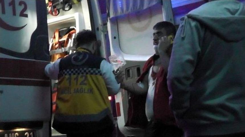 Patlayan Fleks Taşı İki Kişiyi Yaraladı