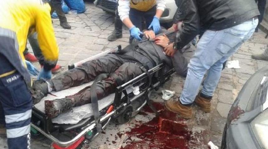 Gaziantep'te T&uuml;rk&ccedil;&uuml;ler Ocağı Başkanı Bı&ccedil;akla Yaralandı