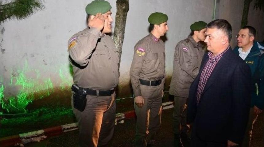 Vali’den Asker Ailesine Sürpriz Telefon