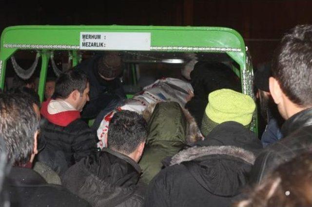 Hain Saldırı Kurbanlarından Seymen in Cenazesi Trabzon a Getirildi 3