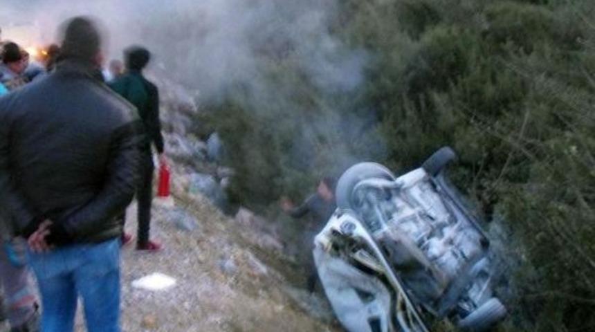 Kaza Sonrası Alev Alan Otomobilden Son Anda Kurtuldu