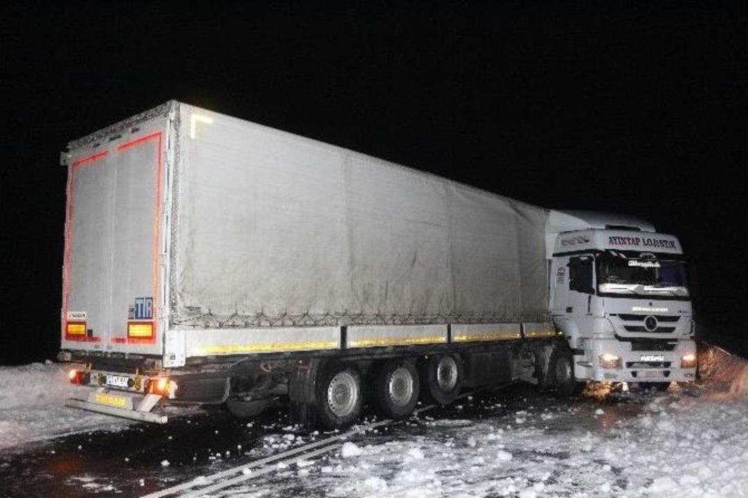 Niğde&rsquo;de Gizli Buzlanma Kazaya Neden Oldu