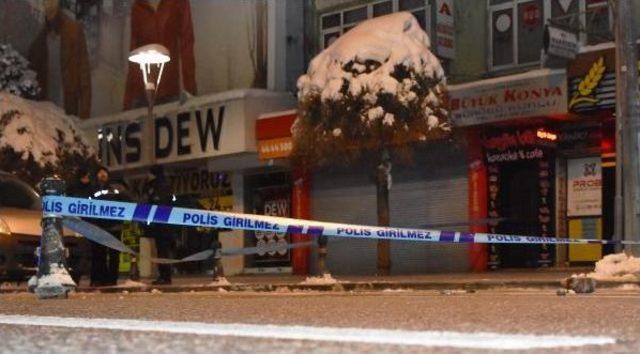 Konya da Bir Kafe De Bı&ccedil;aklı Kavga: 2 Yaralı 3