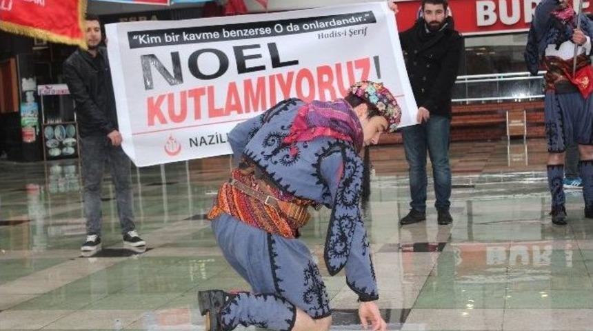 Oyuncak Tabancalı Noel Baba Protestosuna 10 G&ouml;zaltı