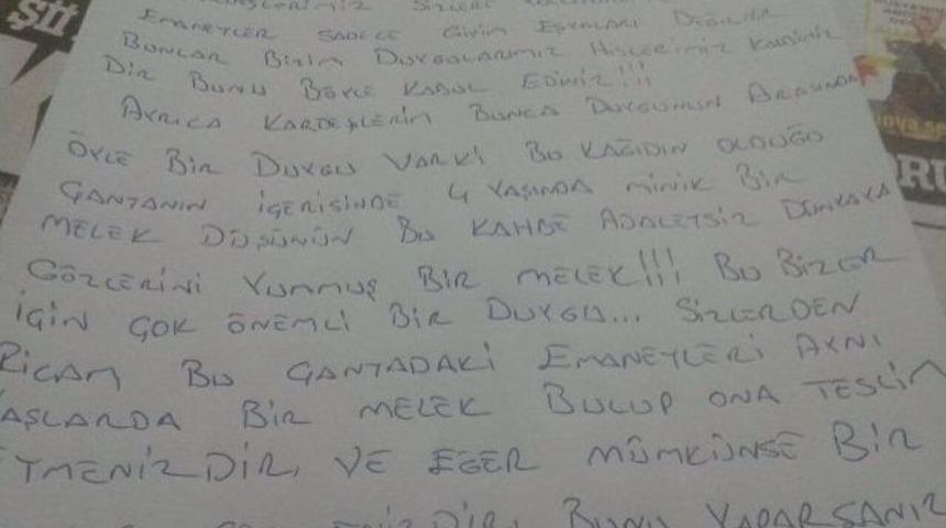 5 Yaşında Kızını Kaybetti, Onun Kıyafetleri Halep&rsquo;li &Ccedil;ocuğun Y&uuml;z&uuml;n&uuml; G&uuml;ld&uuml;rd&uuml;