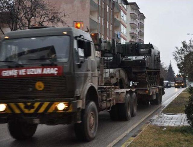 Suriye Sınırına Obüs Ve Askeri Araç Sevkiyatı