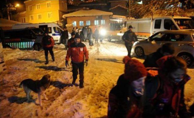 Bursa da Karda Mahsur Kalan Bek&ccedil;i 5 Saatlik Operasyonla Kurtarıldı 2
