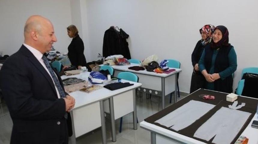 Başkan &Ccedil;olakbayrakdar, Hanımlara &Ouml;zel Tesisi Eşiyle Birlikte İnceledi