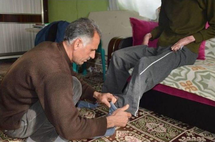 Kelebek Hastası Gencin Tek İsteği Kalem Tutabilmek G4