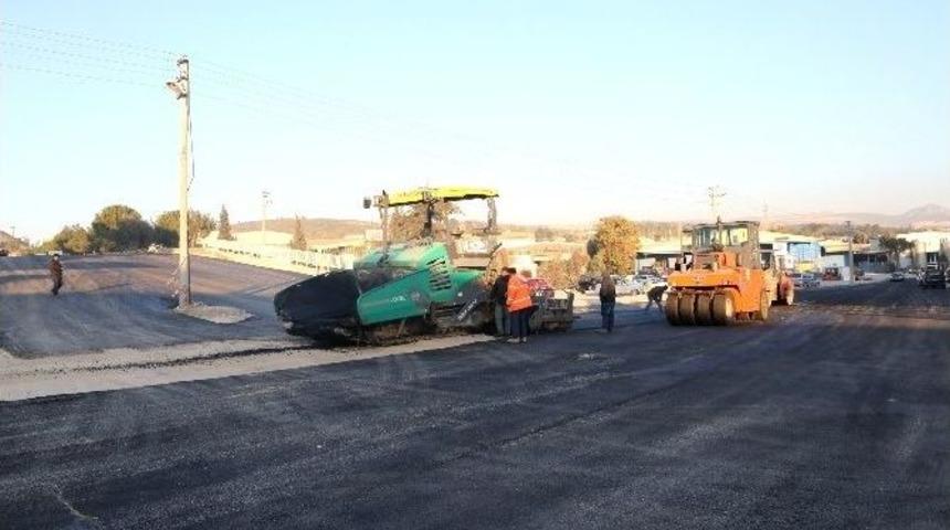 Bornova&rsquo;da Yollar Yenileniyor, Ulaşım Rahatlıyor