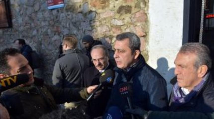 İto Başkanı &Ccedil;ağlar, Ter&ouml;r Saldırısının Yapıldığı Mekana Karanfil Bıraktı