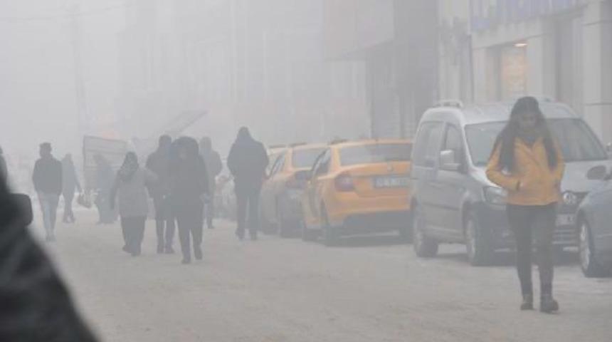 Y&uuml;ksekova'da Sis Etkili Oldu