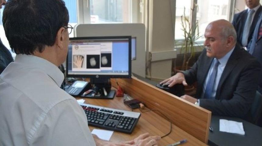 Yeni Kimlik İ&ccedil;in İlk Başvuru Validen