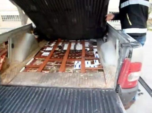 Kamyonetin Gizli Bölmesinde Kaçak Sigara Ele Geçirildi 2