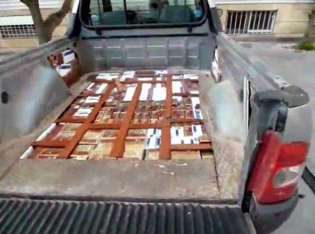 Kamyonetin Gizli Bölmesinde Kaçak Sigara Ele Geçirildi 3