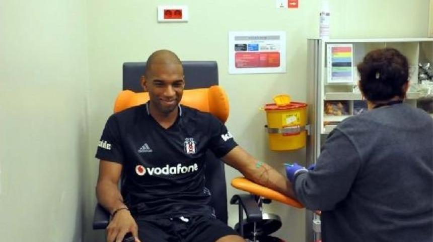 Ryan Babel Sağlık Kontrol&uuml;nden Ge&ccedil;ti