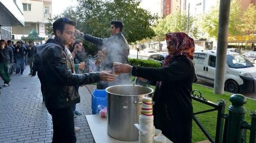 Tepebaşı Gen&ccedil;lik Merkezleri Kente Y&ouml;n Veriyor