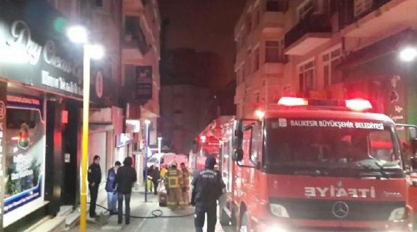 Elektrik Sobasından &Ccedil;ıkan Yangında &Ouml;ld&uuml;