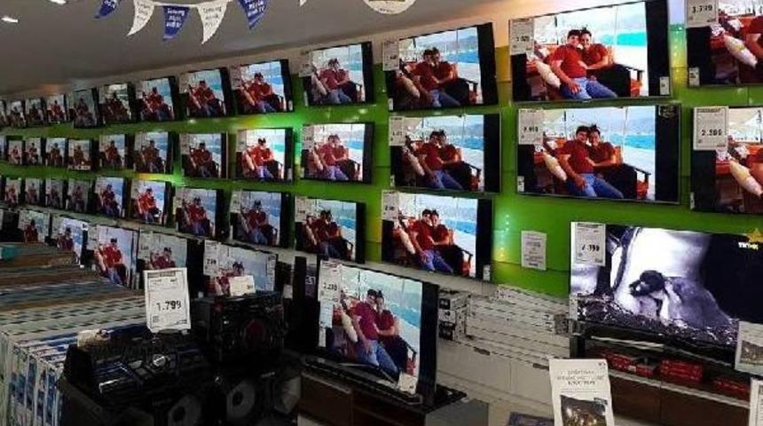 80 Ekrandan S&uuml;rpriz Evlenme Teklifi