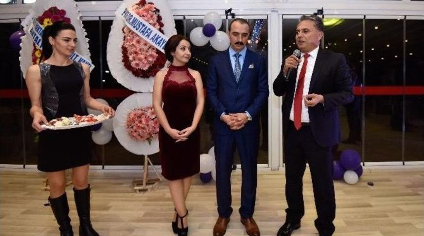 Y&uuml;z&uuml;klerini Başkan Uysal Taktı