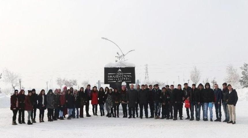 Ağrı İbrahim &Ccedil;e&ccedil;en &Uuml;niversitesi Lise &Ouml;ğrencilerini Ağırladı