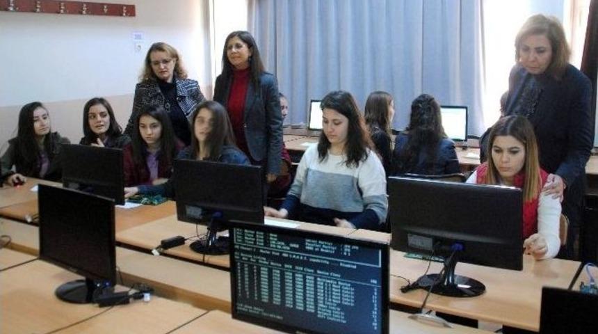 Aydınlı &Ouml;ğrenciler Mesleki Eğitimde Engellileri Aşarak Avrupa&rsquo;ya Gidecek