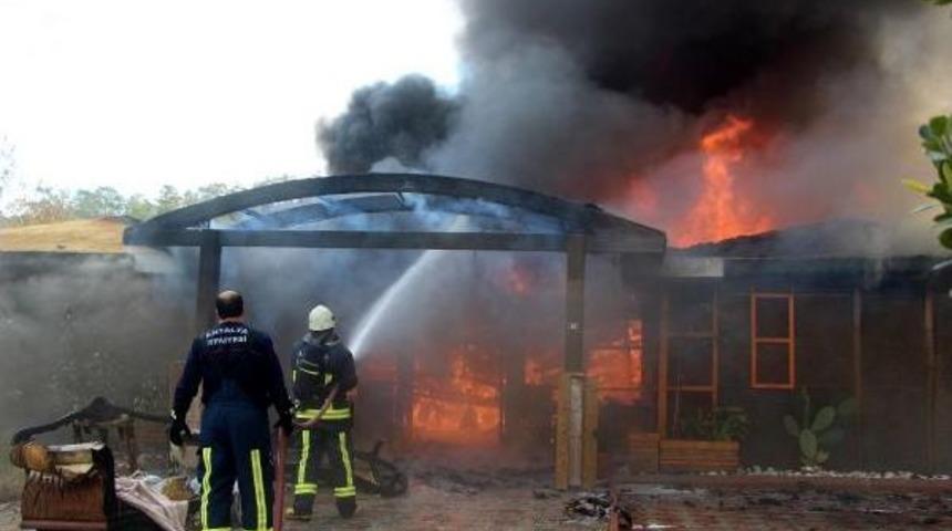 Kemer'de Hamam Alev Alev Yandı