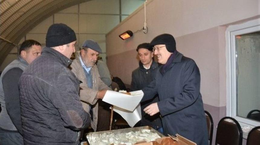 Başkan G&uuml;ne Celeplerle Başladı