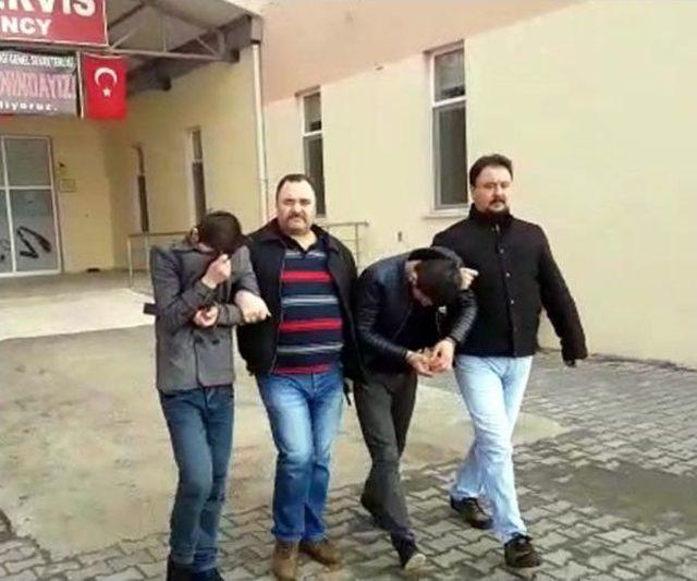 Polis, Garson Kılığına Girerek 2 Soyguncuyu Yakaladı