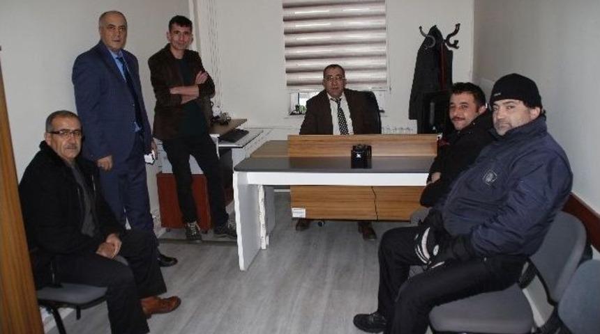 Yunak&rsquo;ta Yeni Kimlikler Verilmeye Başlandı