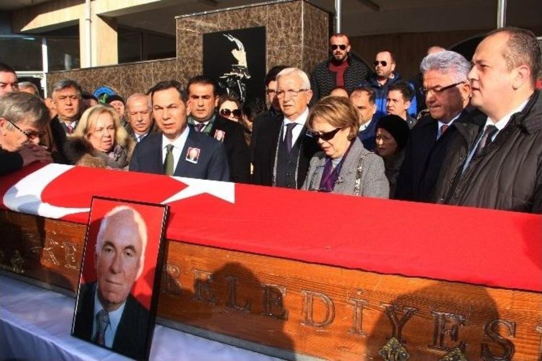 Cenaze T&ouml;reninde Chp&rsquo;lilerin &lsquo;biz De Konuşacağız&rsquo; Tartışması