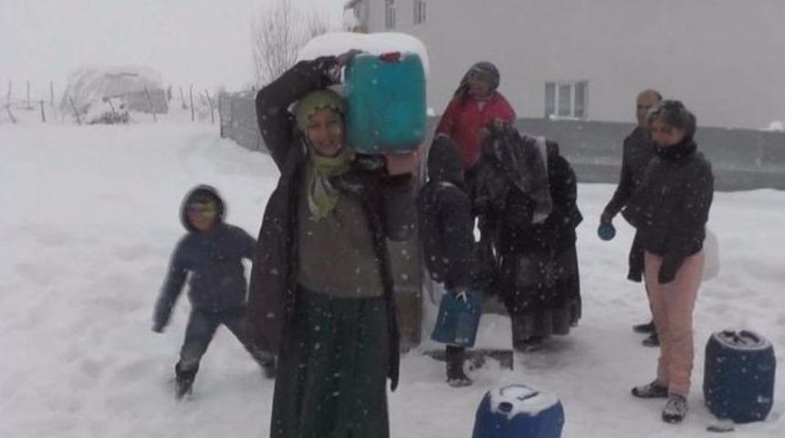 K&ouml;yde Sular Dondu, İş Kadınlara D&uuml;şt&uuml;