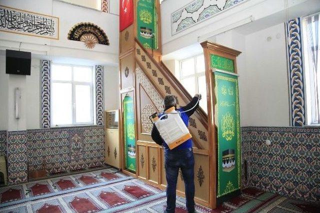 Camilerde İlaçlama Çalışmaları 1