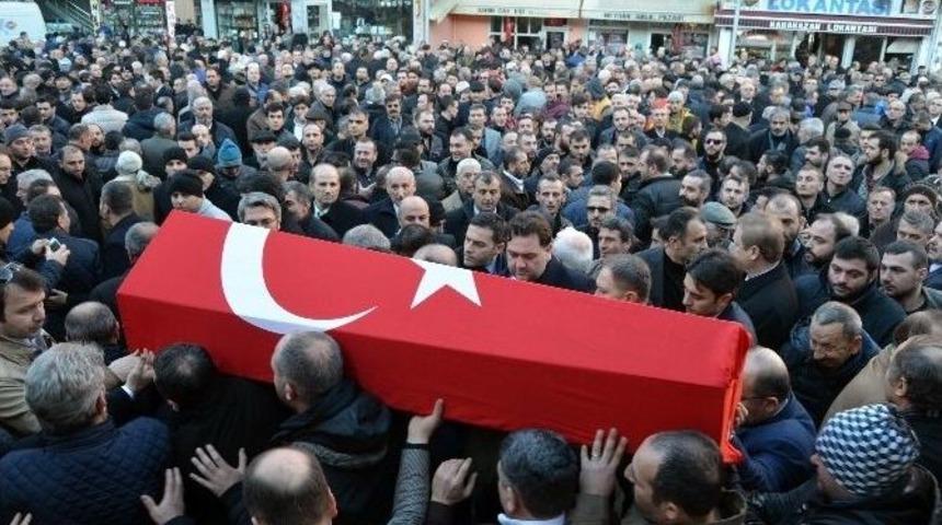 İstanbul&rsquo;daki Saldırıda Hayatını Kaybeden Trabzonlu Gen&ccedil; Son Yolculuğuna Uğurlandı