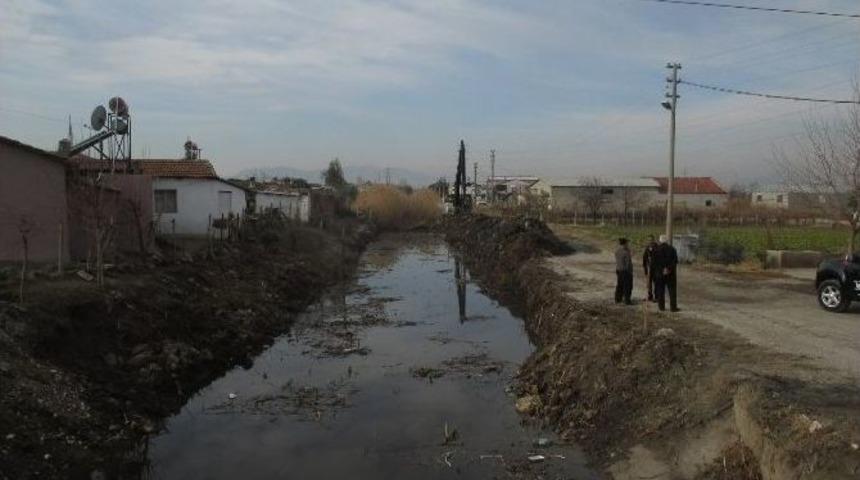 Yenik&ouml;y Mahallesi&rsquo;nde Dere Temizliği