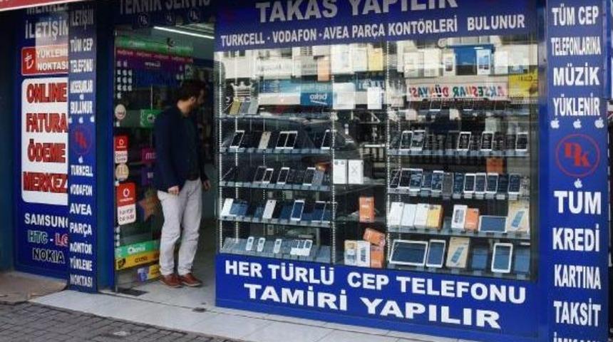 15 Saniyede 90 Cep Telefonu &Ccedil;aldı
