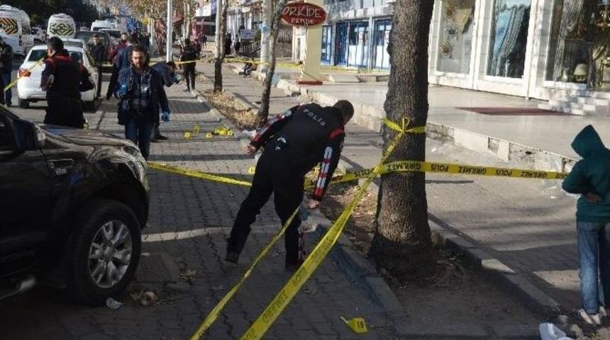 Diyarbakır&rsquo;da Silahlı Kavga: 2 Yaralı