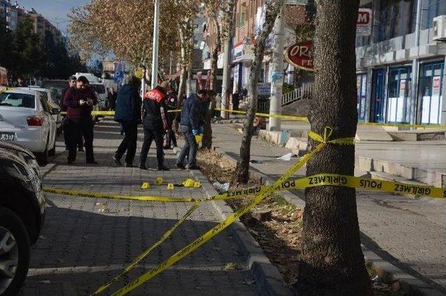 Diyarbakır&rsquo;da Silahlı Kavga: 2 Yaralı 2